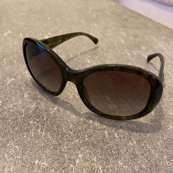 Auth Chanel quilted green black sunglasses w/ case main image 5